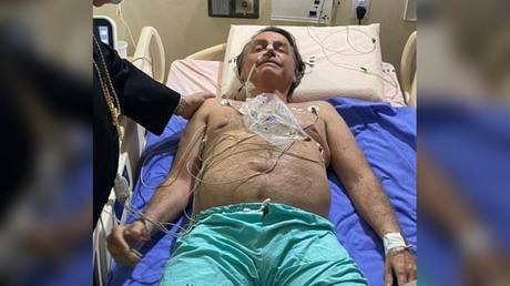 Jair Bolsonaro, seen in a hospital bed in a picture posted to Facebook on July 14, 2021 © Facebook / jairmessias.bolsonaro