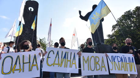 Protesters take part in a rally against the Buzhansky bill on the extension of teaching in Russian in Ukrainian schools, in Lviv, Ukraine. © Sputnik / Stringer