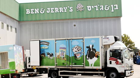 A Ben & Jerry's ice-cream delivery truck is seen at their factory in Be'er Tuvia, Israel July 20, 2021. © REUTERS/Ronen Zvulun
