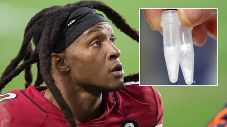 DeAndre Hopkins has hinted he could retire over a vaccine row © Billy Hardiman / USA Today Sports via Reuters | © Bernadett Szabo / Reuters
