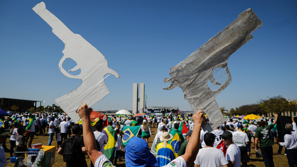 ‘Everybody has to buy a rifle, damn it!’ Brazilian President Bolsonaro tells his supporters