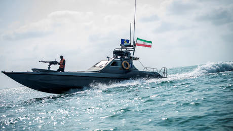 文件照片：伊朗海岸警卫队的船只。