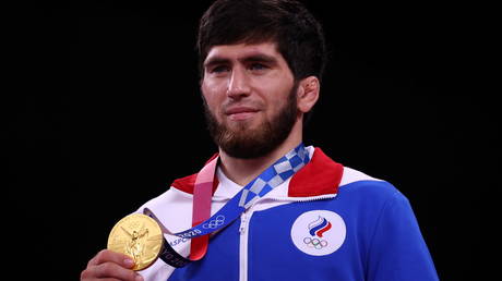 Zaur Uguev has claimed a wrestling gold medal for the ROC at the Tokyo 2020 Olympics. © Reuters