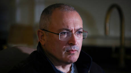 Two media organizations owned by disgraced tycoon Khodorkovsky to cease operations after websites banned by Russian media watchdog