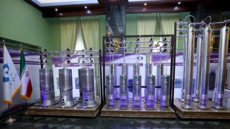 A number of new generation Iranian centrifuges are seen on display during Iran's National Nuclear Energy Day in Tehran, Iran. © Iranian Presidency Office / WANA / Handout via REUTERS