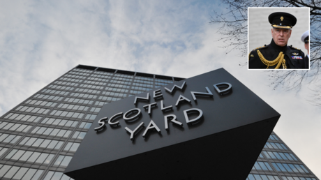 FILE PHOTO. The headquarters of the Metropolitan Police, in central London. © AFP / CARL COURT; (inset) Prince Andrew. © AFP / JOHN THYS