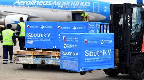 FILE PHOTO: A shipment of Sputnik V vaccines at Ezeiza International Airport near Buenos Aires, Argentina, August 9, 2021. © Maria Eugenia Cerutti / Argentina’s Presidency Press Office / AFP