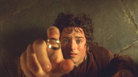 "The Lord of the Rings: The Fellowship of the Ring" by Peter Jackson, New Line Cinema, 2001. © IMDB