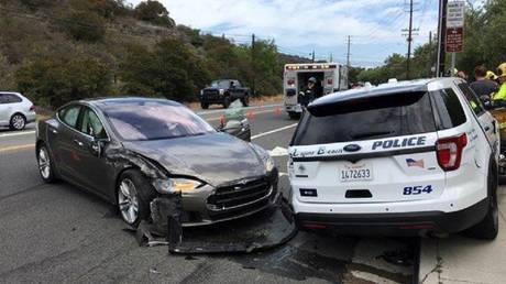FILE PHOTO: A Tesla sedan after crashing into a parked Laguna Beach Police Department vehicle in California. © Reuters / Laguna Beach Police Department