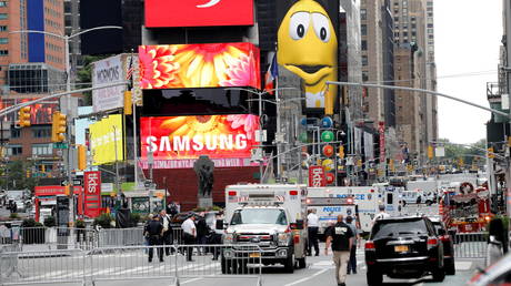 New York police evacuate some areas of Times Square due to &lsquo;suspicious package&rsquo; amid bomb threat situation in Washington, DC