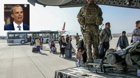 UK military personnel evacuate people from Kabul, Afghanistan, August 17, 2021. © LPhot Ben Shread / UK MOD Crown / Reuters; (inset) Dominic Raab. © Reuters / Alaa Badarneh
