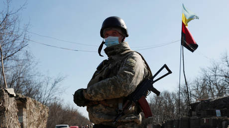 Ukraine looks set to unilaterally abandon Minsk agreements, Putin says, urging Merkel to &lsquo;put pressure&rsquo; on Kiev authorities