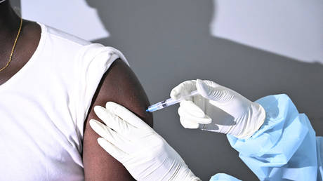 Vaccination against the Ebola virus in COCODY, IVORY COAST. © AFP / Sia KAMBOU