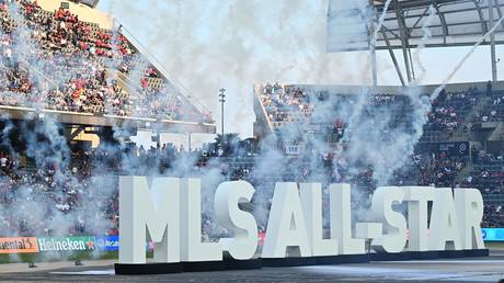 All-star football match between top players in US and Mexico marred by homophobic chants that force play to be stopped