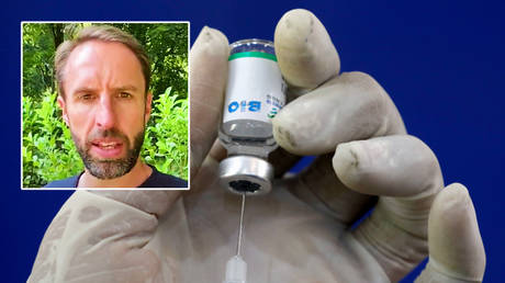 England boss Gareth Southgate took part in a Covid vaccine campaign video © Twitter / apexworldnews © Akhtar Soomro / Reuters