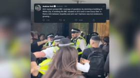 ‘Is there a link between stupidity and anti-vax?’ GB News boss & others goad anti-vaxxers after storming of former BBC HQ