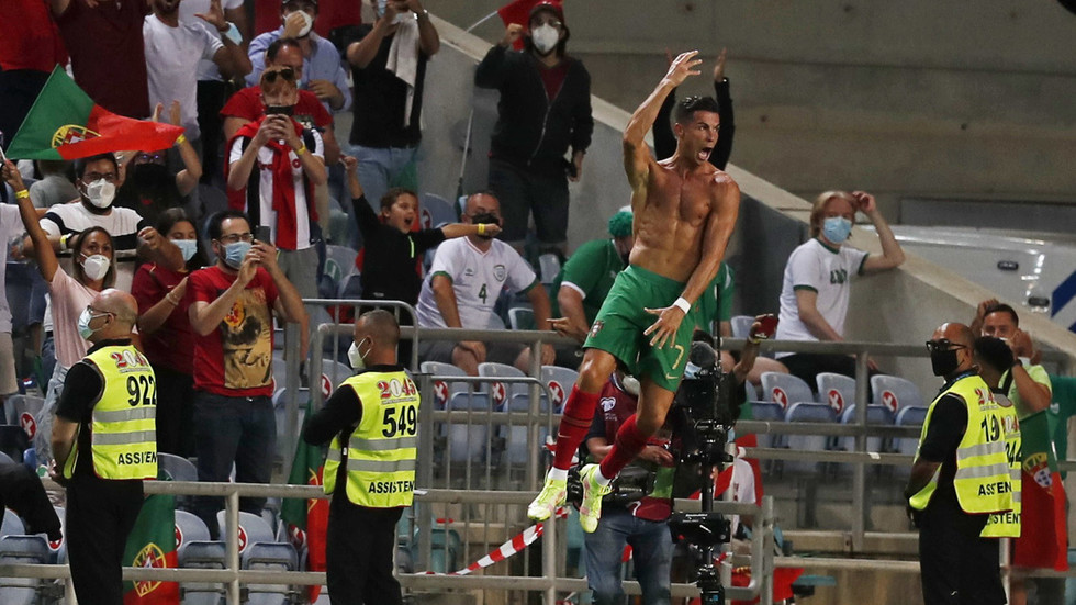 He’s done it: Cristiano Ronaldo’s late double makes him the highest international goalscorer of all time & rescues Portugal again — RT Sport News