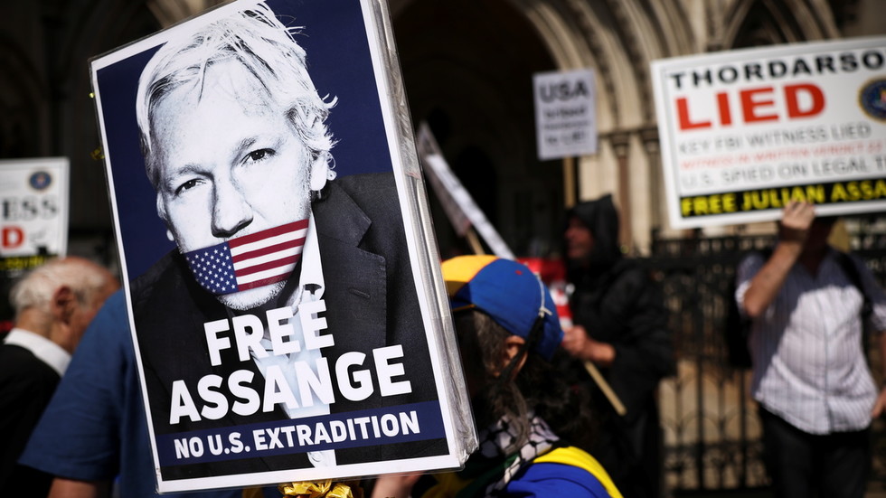 Unglaublich: unter Trump wollte die CIA Julian Assange ermorden und bereitete einen Straßenkampf gegen Russen vor
