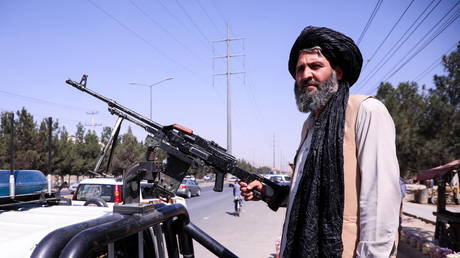 A Taliban fighter in Kabul, Afghanistan, September 2, 2021. © Stringer/Reuters