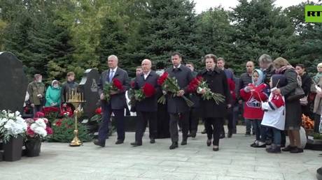 Russia remembers: Services mark 10 years since tragic air crash which wiped out Lokomotiv Yaroslavl ice hockey team (VIDEO)