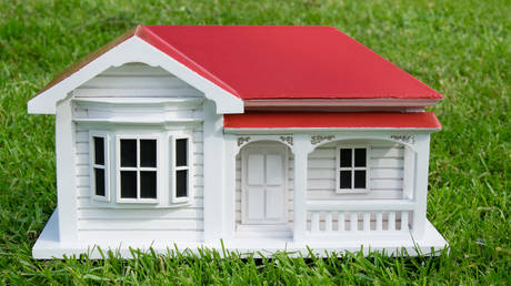 Will you still love me to borrow? Steep rise in house prices forces New Zealanders to seek mortgage mates via dating apps