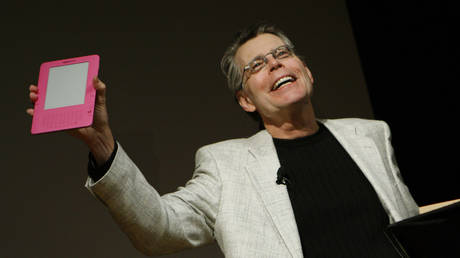 &lsquo;This is fiction&rsquo;: Confused Stephen King makes claim about &lsquo;1,200 dead&rsquo; of Covid in Florida in ONE day, others eat up and spread