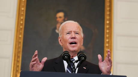 U.S. President Joe Biden delivers remarks on his administration's efforts to increase vaccinations in Washington, U.S., September 9, 2021. © REUTERS / Kevin Lamarque