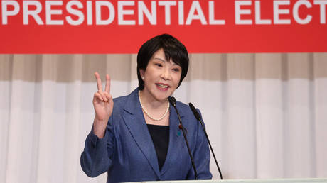 Japan’s former internal affairs minister Sanae Takaichi delivers a speech in Tokyo, September 17, 2021. © Yoshikazu Tsuno / AFP