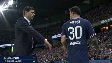 PSG manager Mauricio Pochettino replaced Lionel Messi with around 15 minutes to go. © Twitter