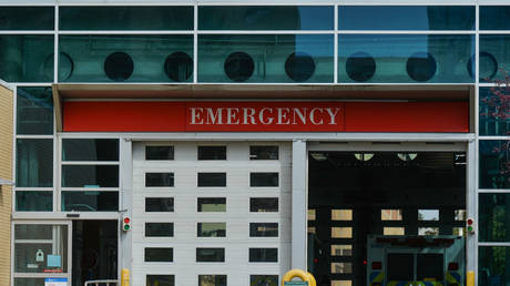Emergency department at the Royal Alexandra Hospital, Edmonton, Alberta, Canada. August 26, 2021. © Getty Images / NurPhoto