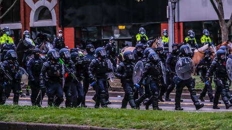 Australian riot police converge on anti-lockdown protest © Global Look Press / Alexander Bogatyrev
