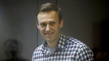 FILE PHOTO: Russian opposition politician Alexey Navalny attends a court hearing in Moscow, Russia February 20, 2021. © REUTERS / Maxim Shemetov