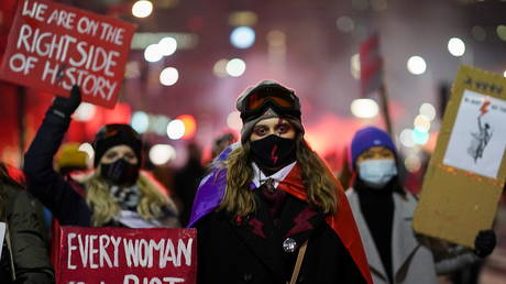 Belgium pledges €10k to fund abortions abroad for women in Poland unable to access terminations after near-total ban