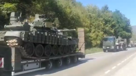 Tanks, fighter jets spotted near Kosovo border as tensions flare between Serbia and breakaway region (VIDEOS)