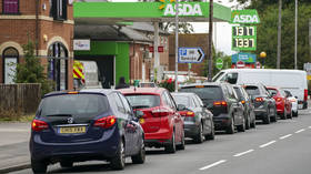 UK transport minister adds fuel to fire by saying there will be no petrol shortage if Brits just stop queuing at petrol stations