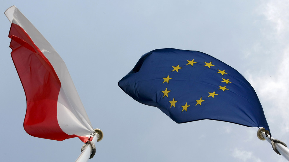 Sacrificing sovereignty is ‘the opposite’ of why Poland joined EU, but don’t expect ‘Polexit’ from it, veteran observer tells RT