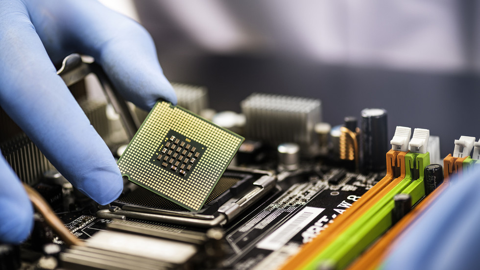 The US is turning the heat up in tech war with China by trying to control the entire global supply of computer chips