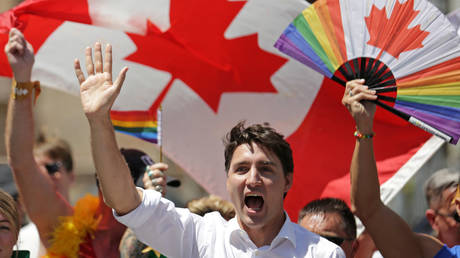 Can he say it? Canada&rsquo;s Trudeau confuses internet with newest acronym for sexual minorities: 2SLGBTQQIA+