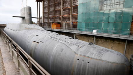 A view shows the French submarine Le Redoutable at rest in a drydock (FILE PHOTO) © REUTERS/Stephane Mahe