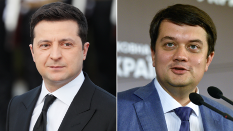 (L) Ukrainian President Volodymyr Zelenskiy. © Reuters / GLEB GARANICH; (R) Dmitry Razumkov, former head of the party "Servant of the People". © RIA