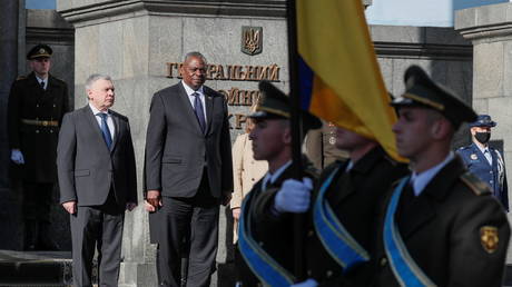 US Defense Secretary Lloyd Austin and his Ukrainian counterpart Andriy Taran in Kiev, Ukraine, October 19, 2021.
