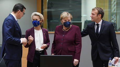 Poland's Prime Minister Mateusz Morawiecki, European Commission President Ursula von der Leyen, Germany's Chancellor Angela Merkel and French President Emmanuel Macron attend the second day of the EU leaders summit, in Brussels, Belgium, October 22, © John Thys/Pool/via REUTERS