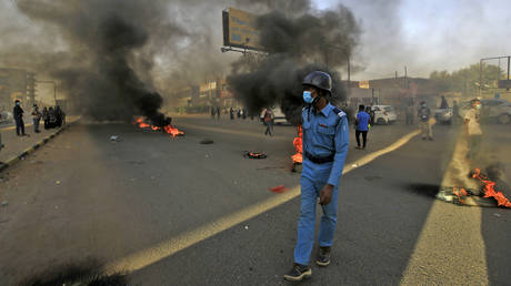 FILE PHOTO: Sudanese police officers deployed during protest in Khartoum. © AFP / Ashraf Shazly
