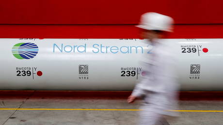 FILE PHOTO: The logo of the Nord Stream 2 gas pipeline project is seen on a pipe at Chelyabinsk pipe rolling plant owned by ChelPipe Group in Chelyabinsk, Russia, February 26, 2020. © REUTERS / Maxim Shemetov