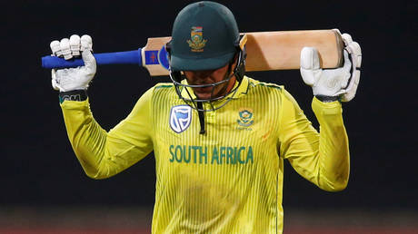 What a Kock up: Cricket South Africa hold emergency talks over star Quinton De Kock&rsquo;s refusal to take knee at T20 World Cup