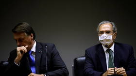 Бразильские сенаторы обратились в высший суд к президенту BAN Болсонару в социальных сетях после ложных заявлений о том, что уколы Covid связаны со СПИДом