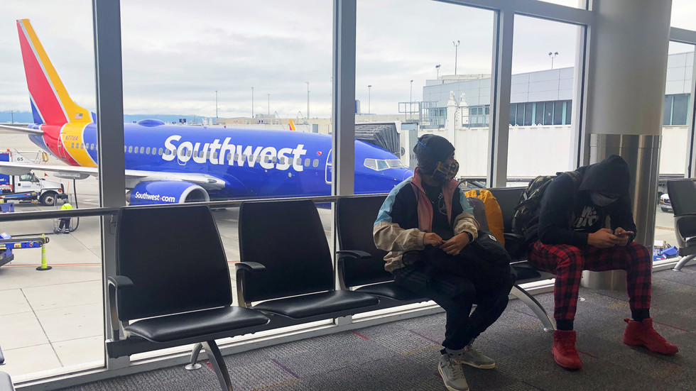 Southwest pilot placed on leave, could face charges after alleged assault on flight attendant during ‘dispute over masks’
