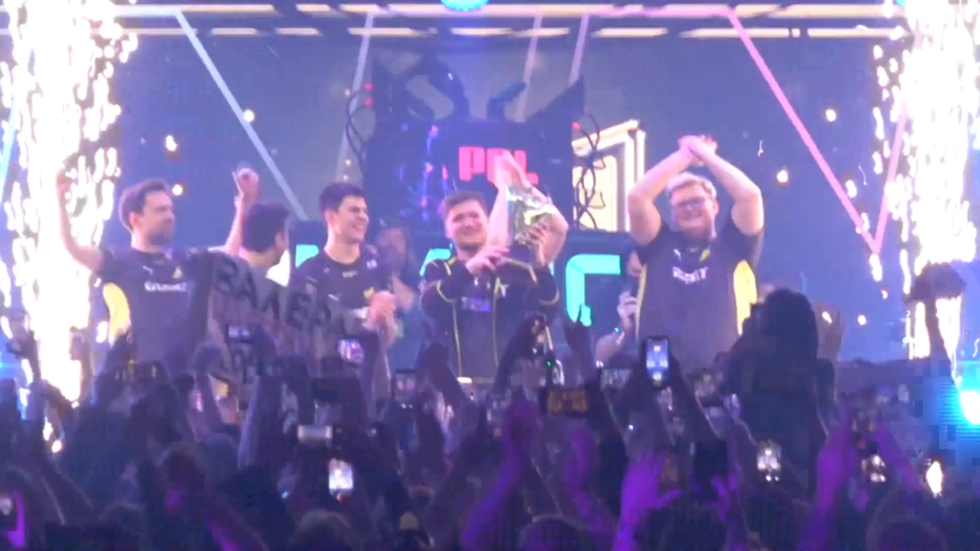Ukrainian & Russian gamers scoop $1 MILLION prize in Stockholm final.. before star proposes to girlfriend live on stage (VIDEO)