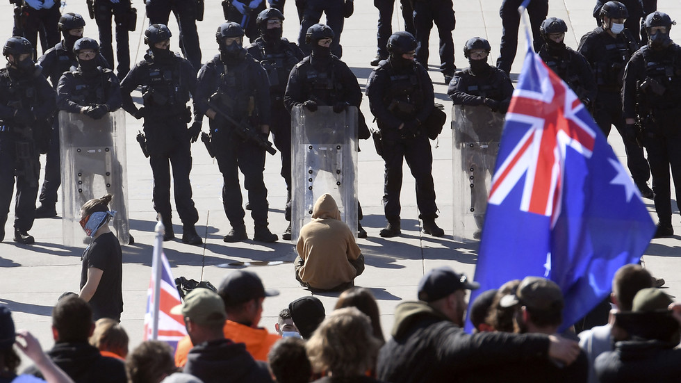 Melbourne: Tausende protestieren gegen die „Covid-Tyrannei“ Videos