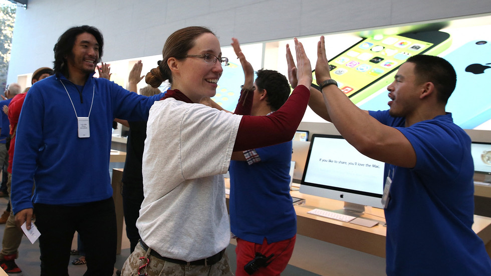 Apple concedes to ‘AppleToo’ movement